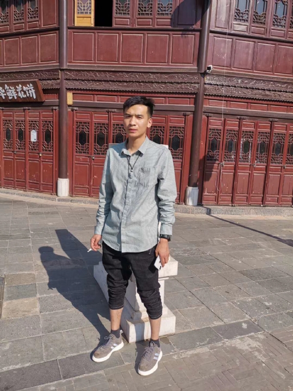 刘方的第一张照片--曲靖闪婚服务中心